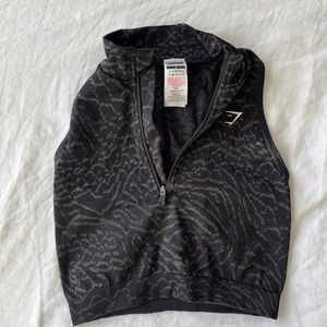 Gymshark Women's Adapt Animal Seamless Crop 1/2 Zip in Black/Grey Size Small